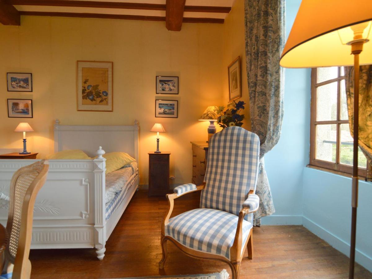 Magnificent Holiday Home With Pool Saint-Paul-du-Bois Zimmer foto
